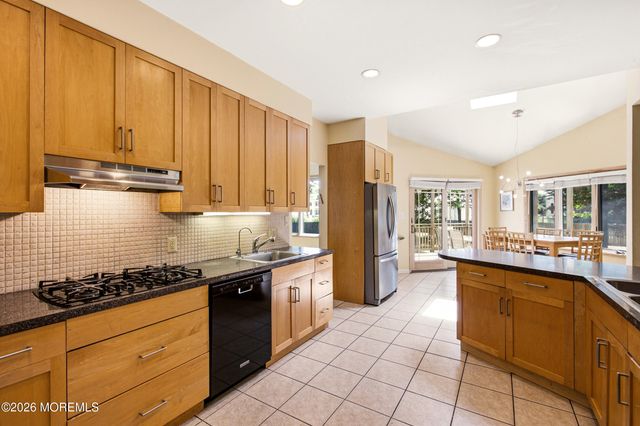 922 E Kennedy Boulevard, Lakewood, NJ 08701