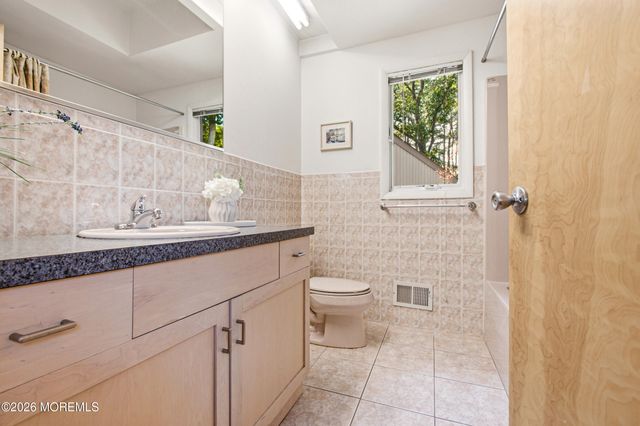 922 E Kennedy Boulevard, Lakewood, NJ 08701