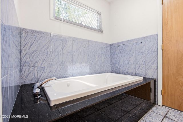 922 E Kennedy Boulevard, Lakewood, NJ 08701