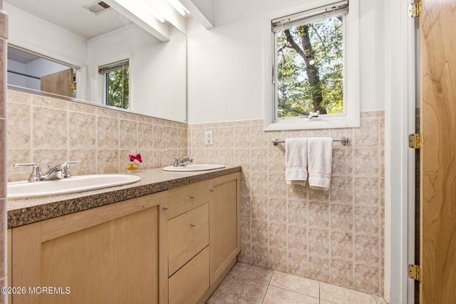 922 E Kennedy Boulevard, Lakewood, NJ 08701