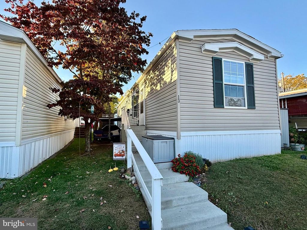 13 2ND ST, Phoenixville, PA 19460
