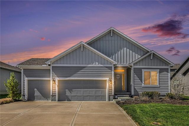 141 SE Griffin Street, Blue Springs, MO 64064