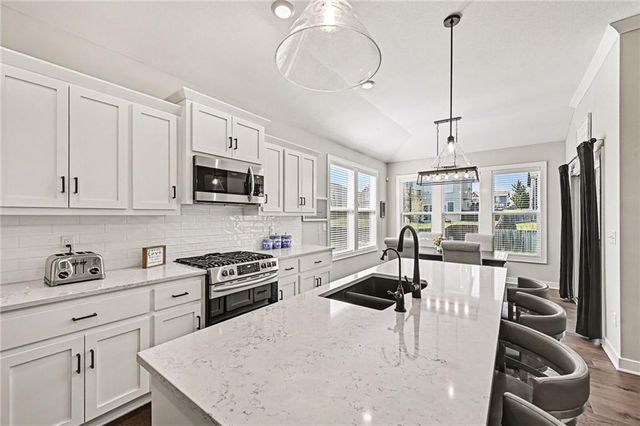 141 SE Griffin Street, Blue Springs, MO 64064