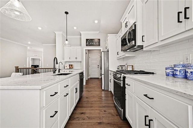 141 SE Griffin Street, Blue Springs, MO 64064