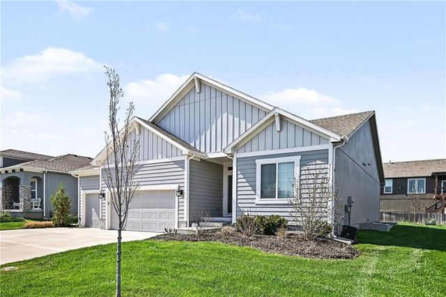 141 SE Griffin Street, Blue Springs, MO 64064