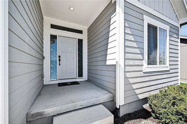 141 SE Griffin Street, Blue Springs, MO 64064