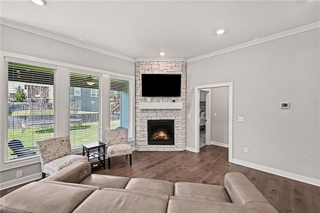 141 SE Griffin Street, Blue Springs, MO 64064