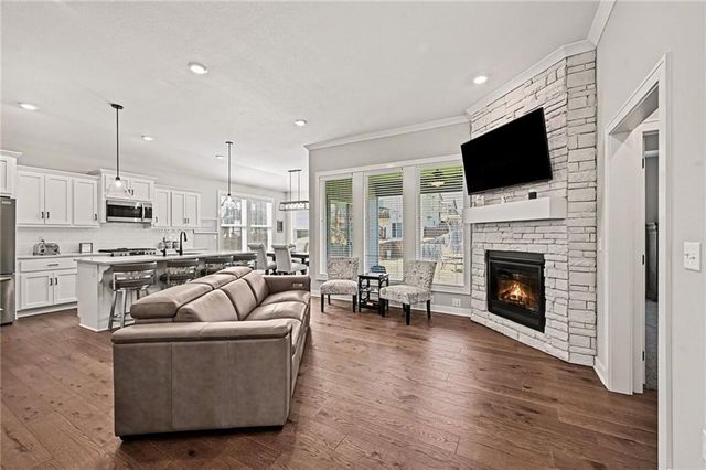 141 SE Griffin Street, Blue Springs, MO 64064