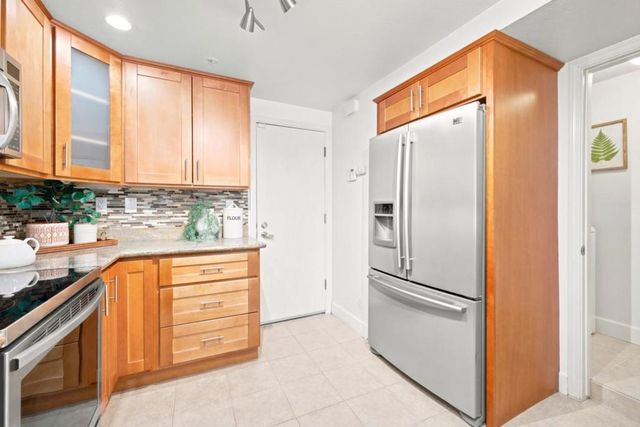 1052 Galley Lane, Foster City, CA 94404