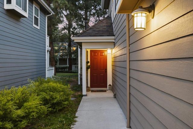 1052 Galley Lane, Foster City, CA 94404