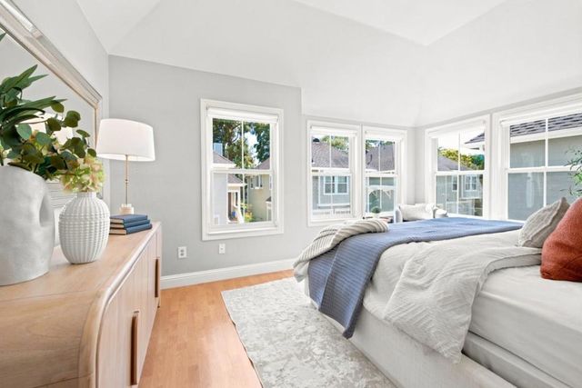 1052 Galley Lane, Foster City, CA 94404