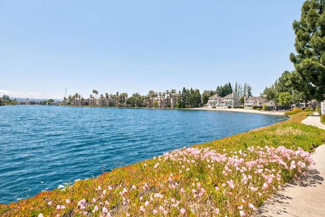 1052 Galley Lane, Foster City, CA 94404