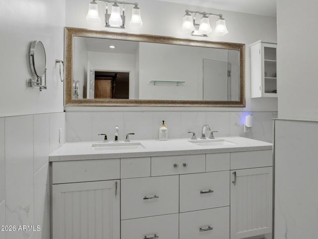 334 W MEDLOCK Drive A101, Phoenix, AZ 85013