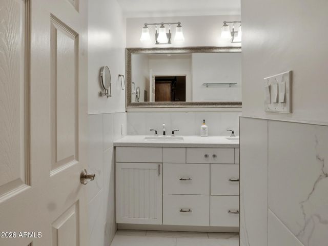 334 W MEDLOCK Drive A101, Phoenix, AZ 85013