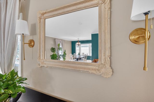 617 Ashworth Road, West Des Moines, IA 50265