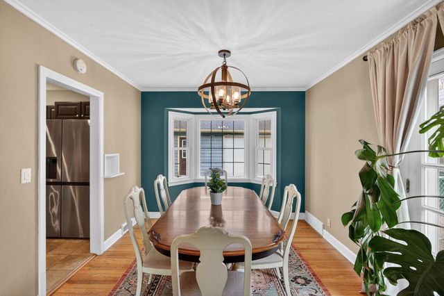 617 Ashworth Road, West Des Moines, IA 50265