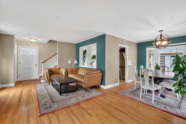 617 Ashworth Road, West Des Moines, IA 50265