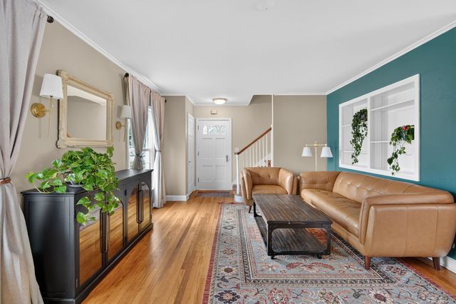 617 Ashworth Road, West Des Moines, IA 50265