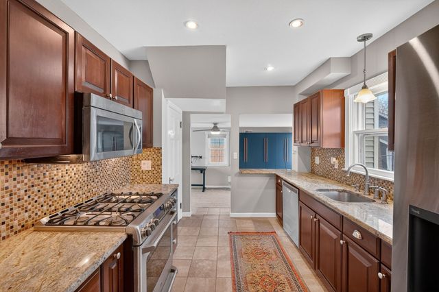 617 Ashworth Road, West Des Moines, IA 50265