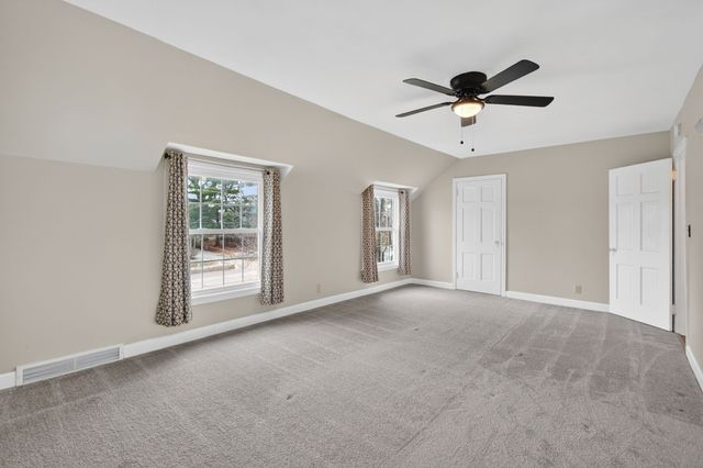 617 Ashworth Road, West Des Moines, IA 50265