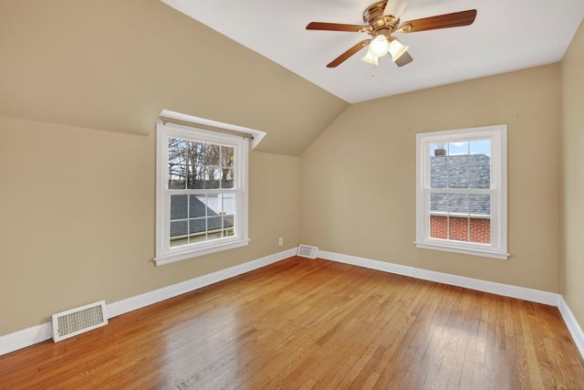 617 Ashworth Road, West Des Moines, IA 50265