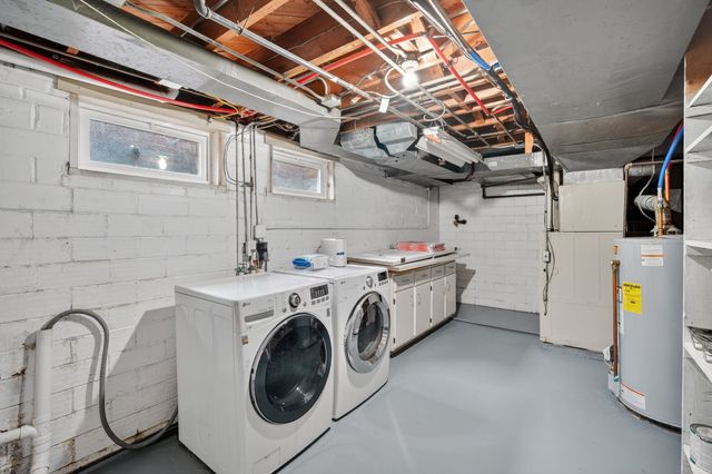 617 Ashworth Road, West Des Moines, IA 50265