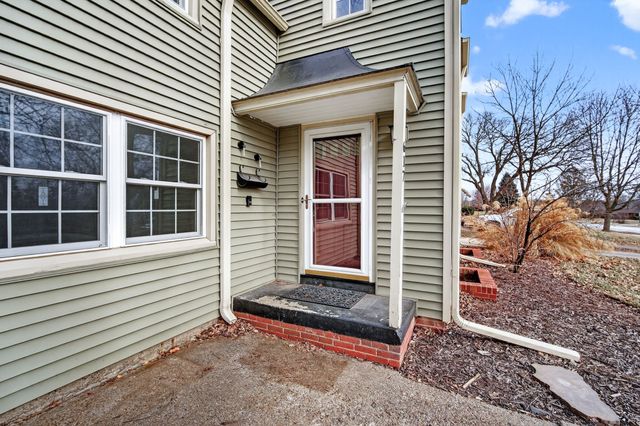 617 Ashworth Road, West Des Moines, IA 50265