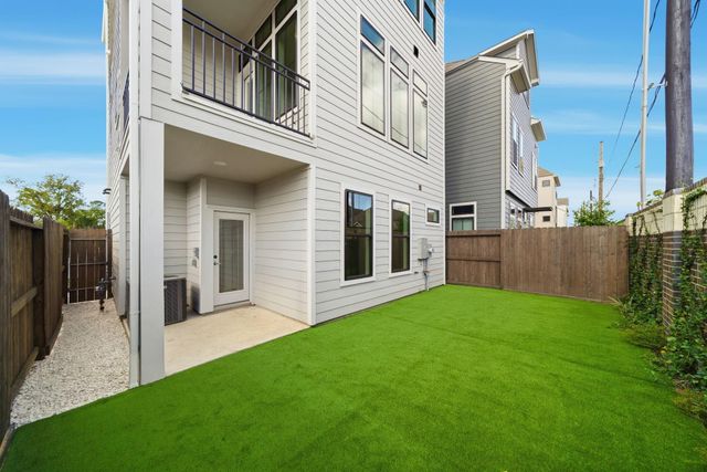 1704 Sedola Lane, Houston, TX 77055