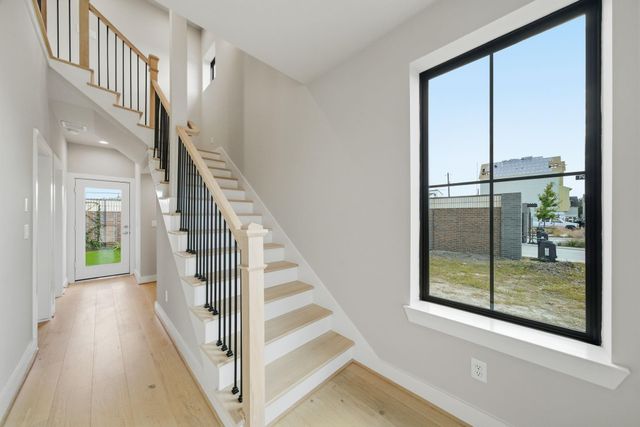 1704 Sedola Lane, Houston, TX 77055