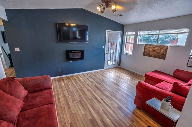 1800 Ira Drive NE, Rio Rancho, NM 87144