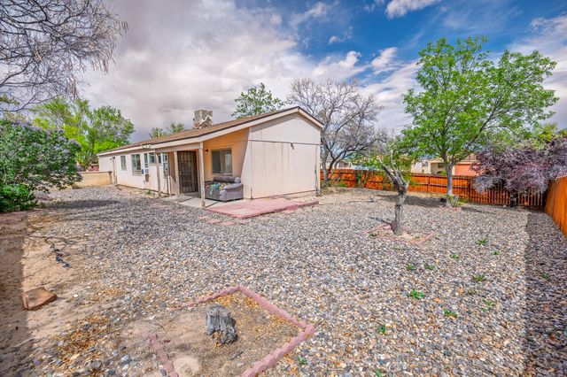1800 Ira Drive NE, Rio Rancho, NM 87144