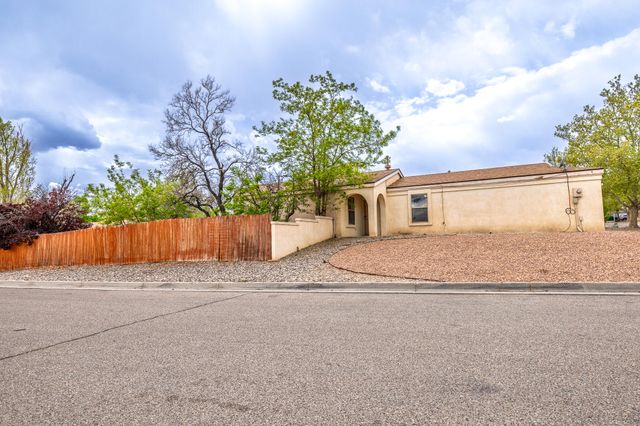 1800 Ira Drive NE, Rio Rancho, NM 87144