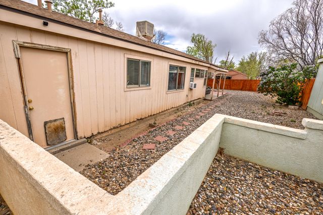 1800 Ira Drive NE, Rio Rancho, NM 87144