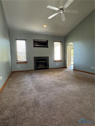 508 Crystal Lake Drive, Holland, OH 43528