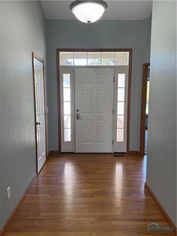 508 Crystal Lake Drive, Holland, OH 43528