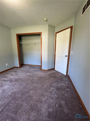 508 Crystal Lake Drive, Holland, OH 43528