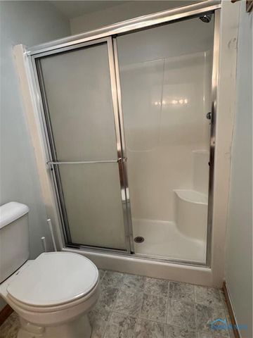 508 Crystal Lake Drive, Holland, OH 43528