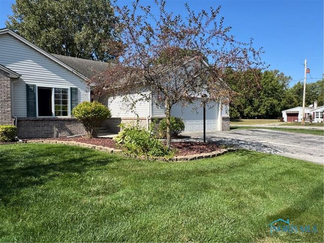 508 Crystal Lake Drive, Holland, OH 43528