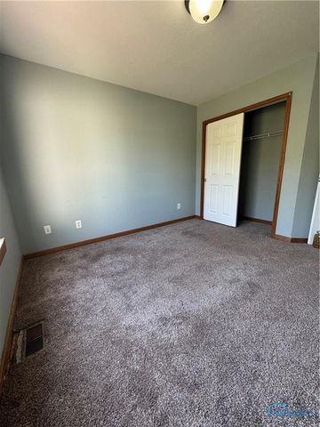 508 Crystal Lake Drive, Holland, OH 43528