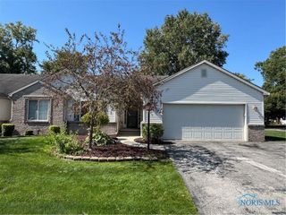 508 Crystal Lake Drive, Holland, OH 43528