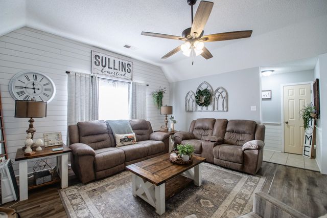 208 BRITTANY LN, Atoka, TN 38004