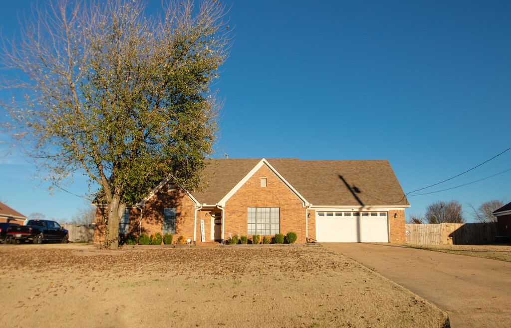 208 BRITTANY LN, Atoka, TN 38004