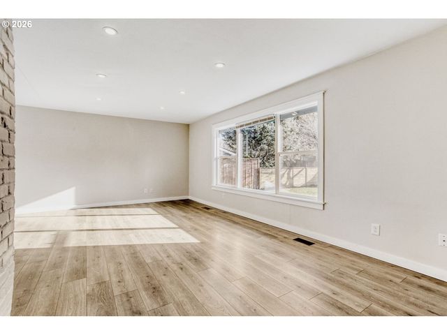 13405 Sw PARKWAY, Beaverton, OR 97005