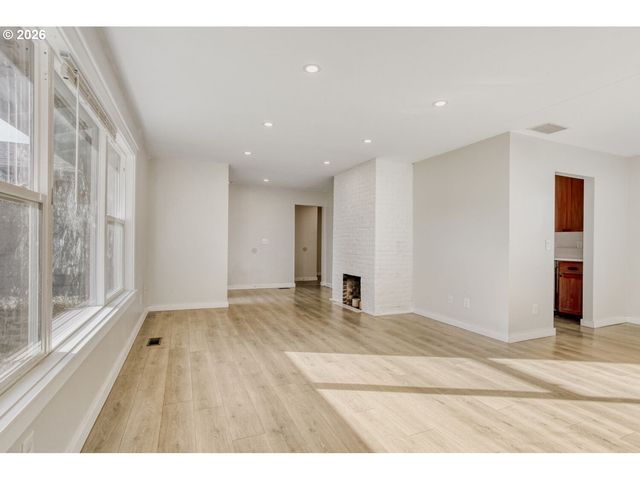 13405 Sw PARKWAY, Beaverton, OR 97005