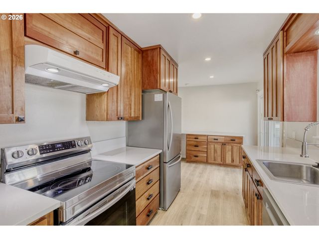 13405 Sw PARKWAY, Beaverton, OR 97005