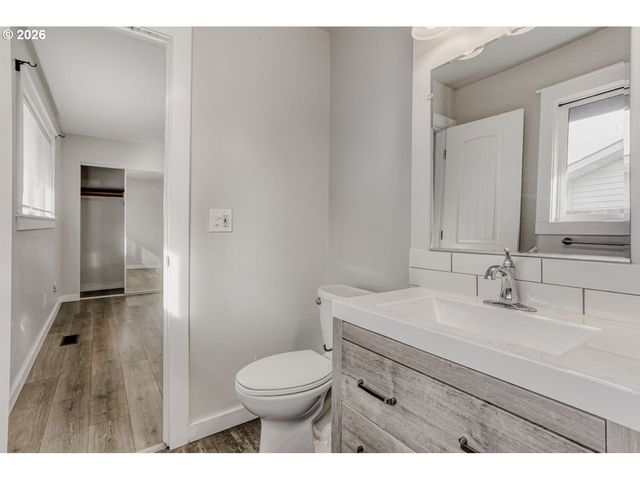 13405 Sw PARKWAY, Beaverton, OR 97005