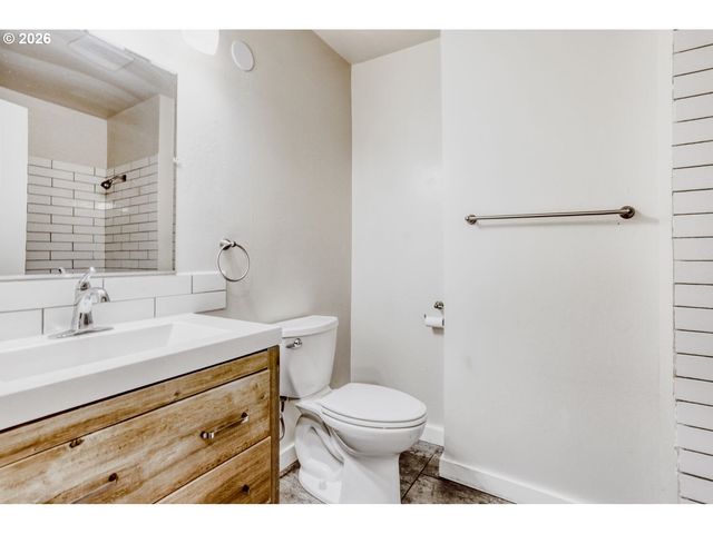 13405 Sw PARKWAY, Beaverton, OR 97005