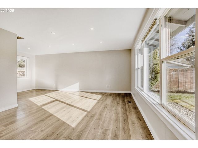 13405 Sw PARKWAY, Beaverton, OR 97005