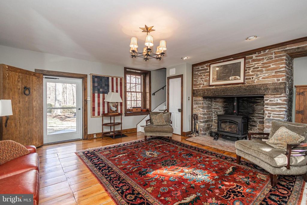 928 TAYLORSVILLE RD, Washington Crossing, PA 18977
