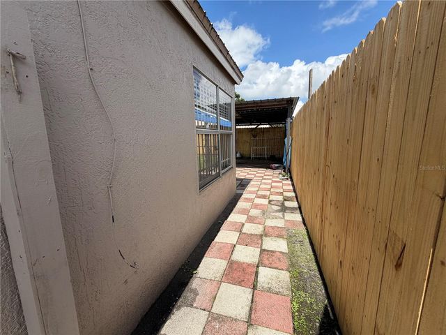 5427 CEDAR LANE, Orlando, FL 32811
